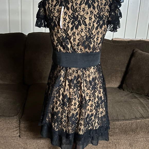 Pastel Design • Medium • Black • Floral Lace Party  Dress W/ Pull-string • New - Picture 9 of 13